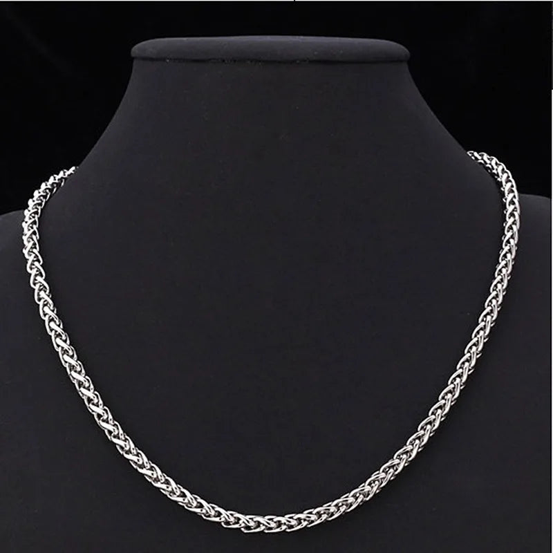 Elegant twisted chain necklace