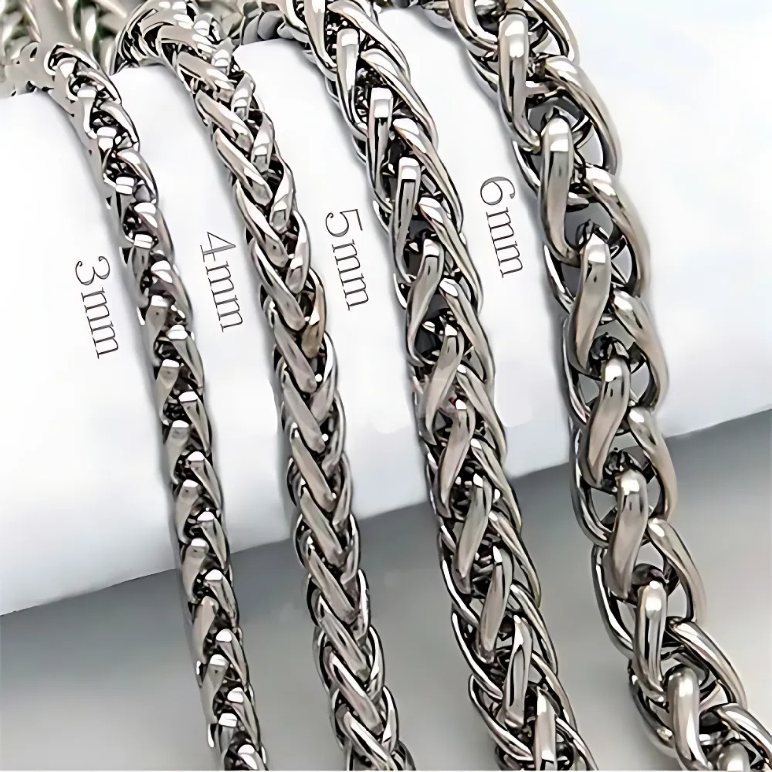 Elegant twisted chain necklace