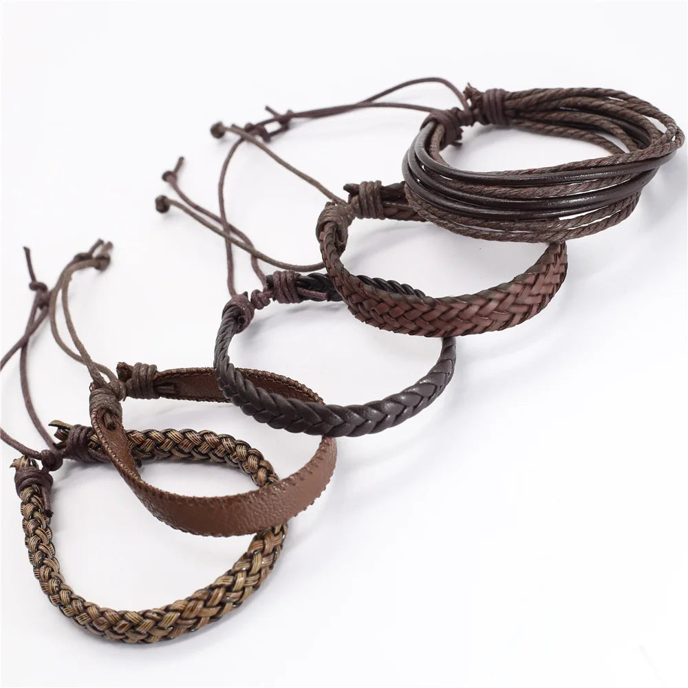 Set of 10 leather bracelets