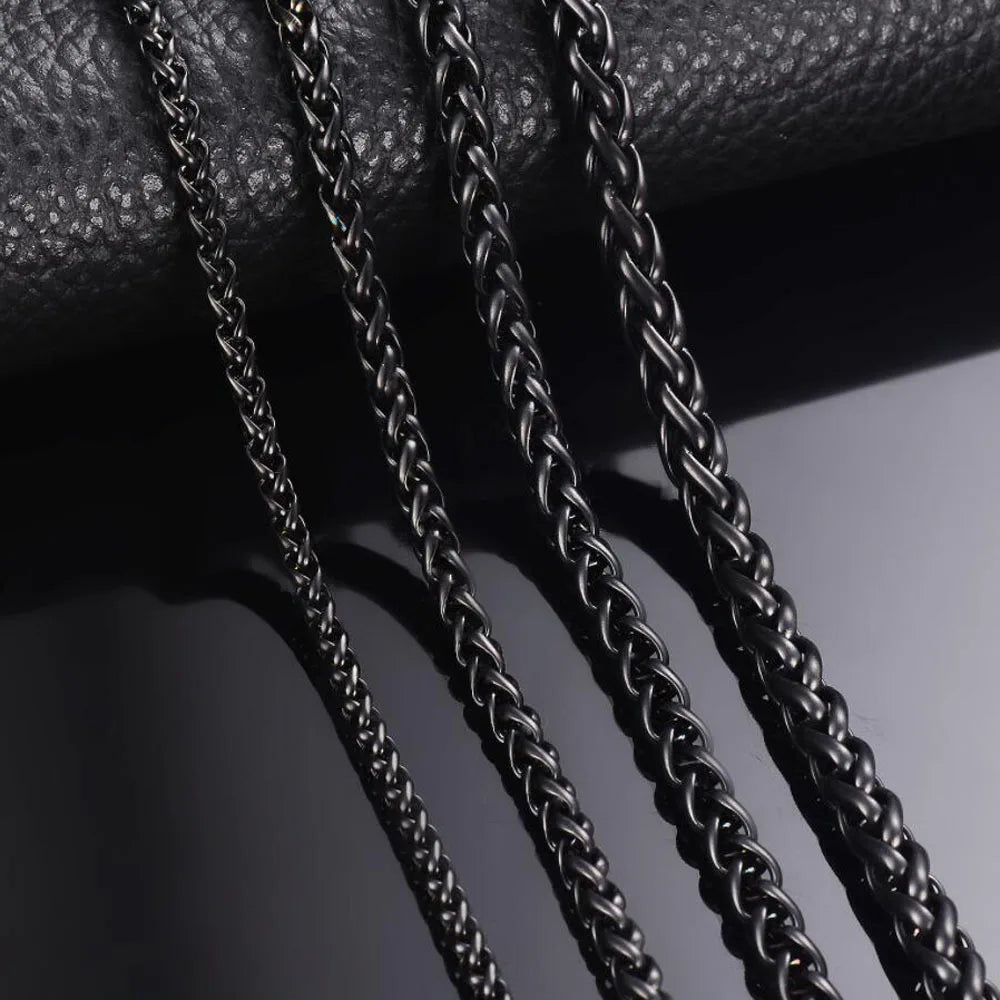 Elegant twisted chain necklace