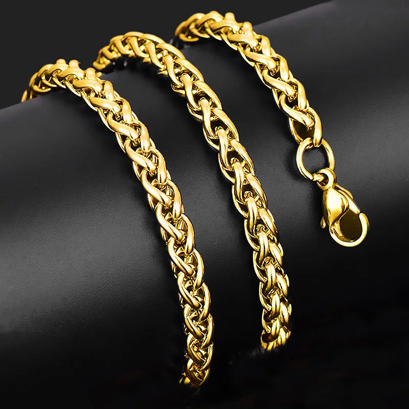 Elegant twisted chain necklace