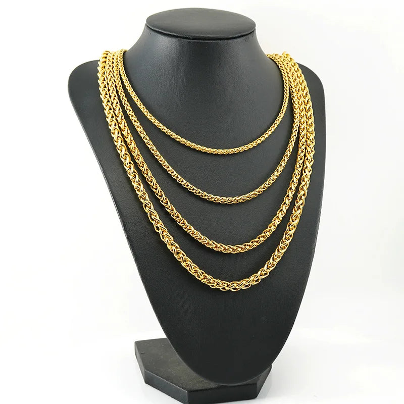 Elegant twisted chain necklace