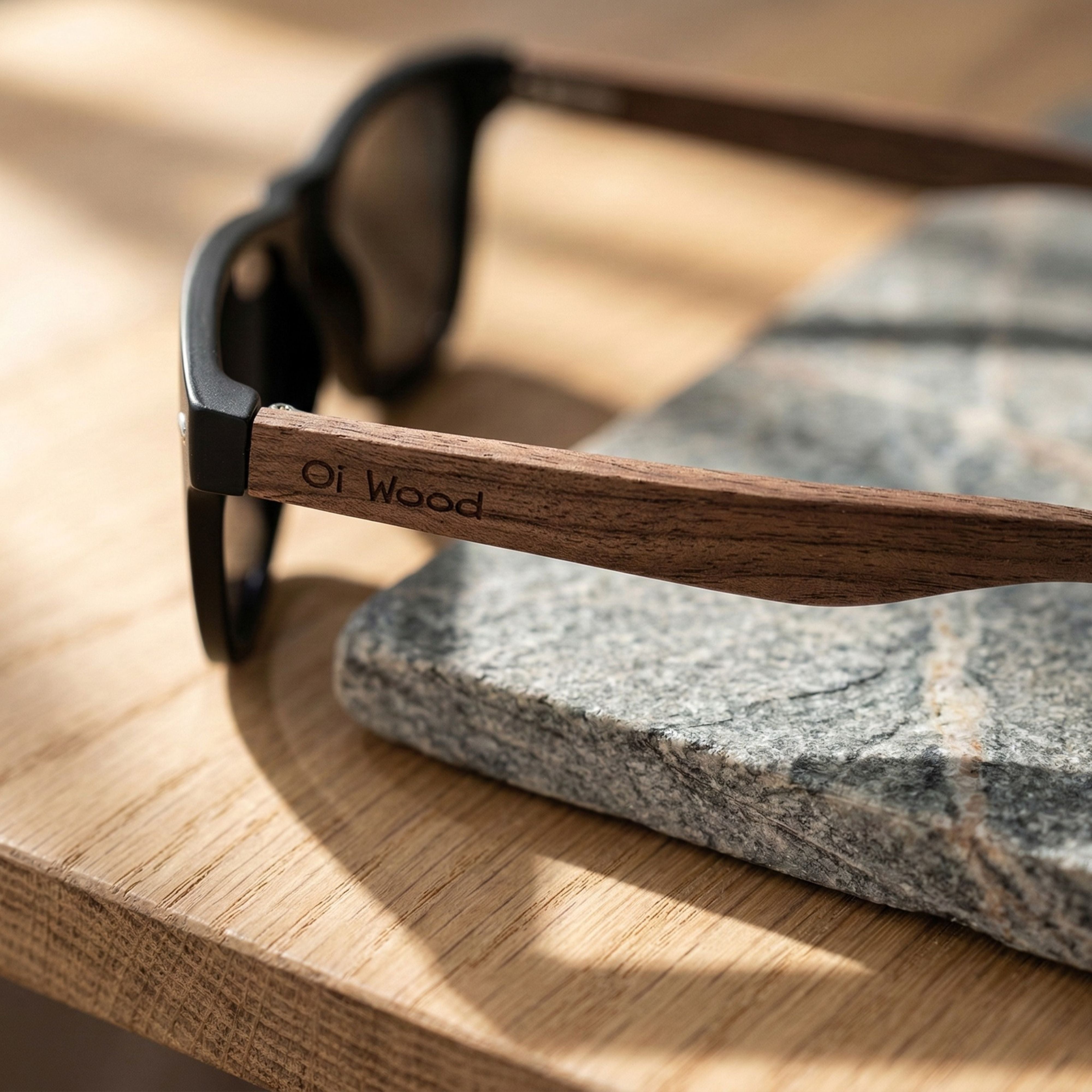 Natural Wood Temple Sunglasses – Unique Wooden Design
